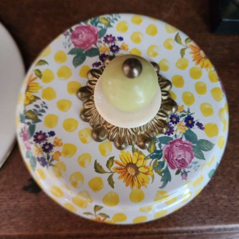 MACKENZIE-CHILDS BUTTER CUP DOMED BUTTER DISH WITH ROSY CHECK PLATE - Picture 4 of 5